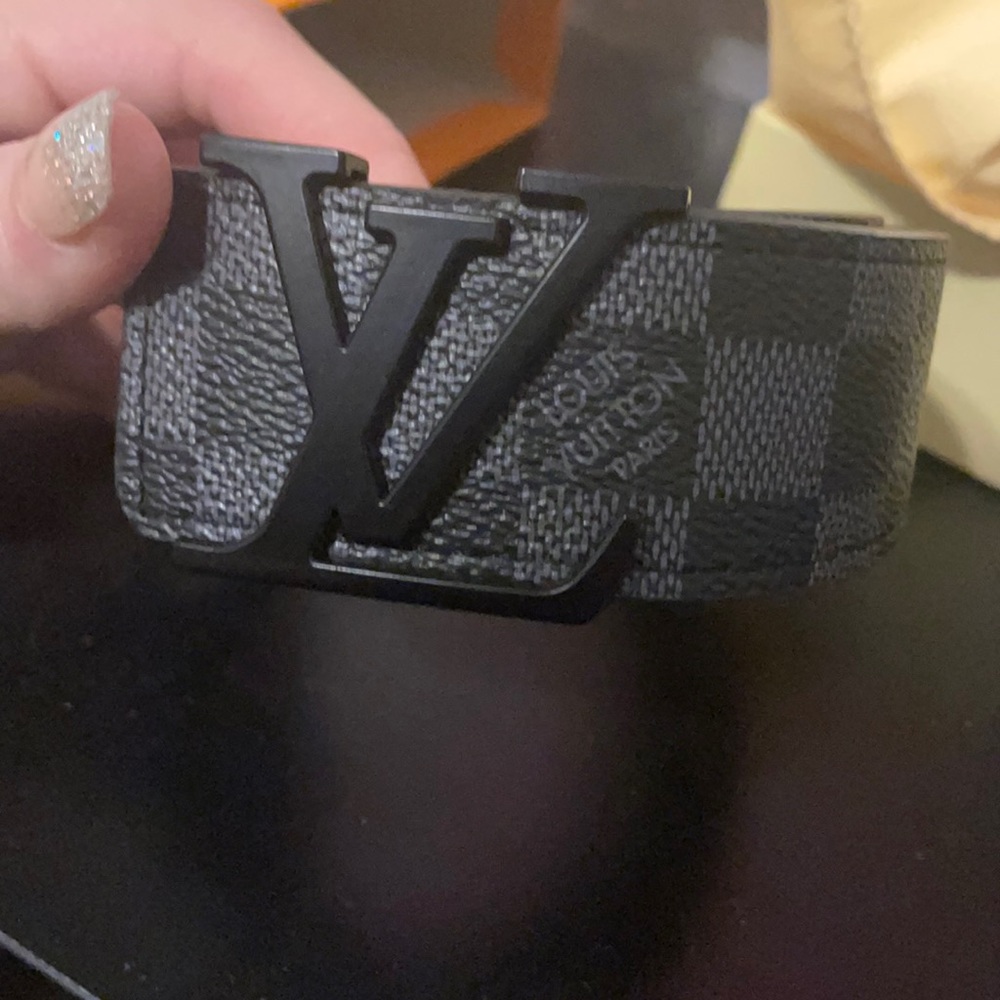 LV men’s belt